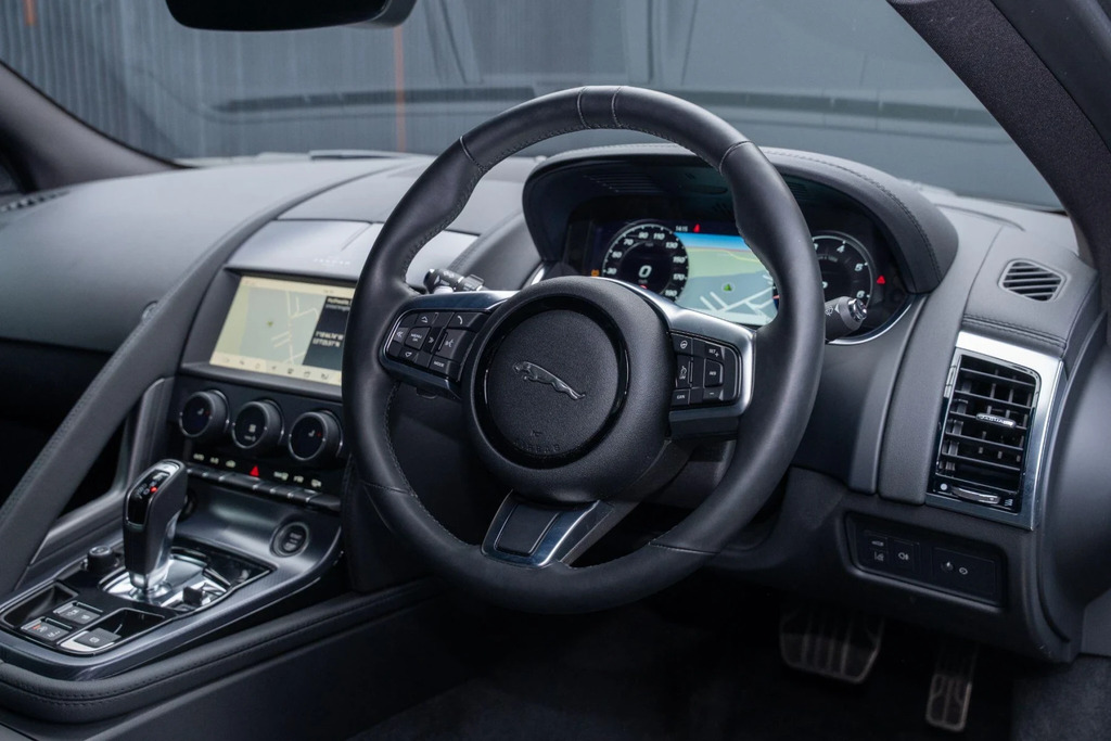 Jaguar F-Type 2.0I R-dynamic Euro 6 Ss Black #4