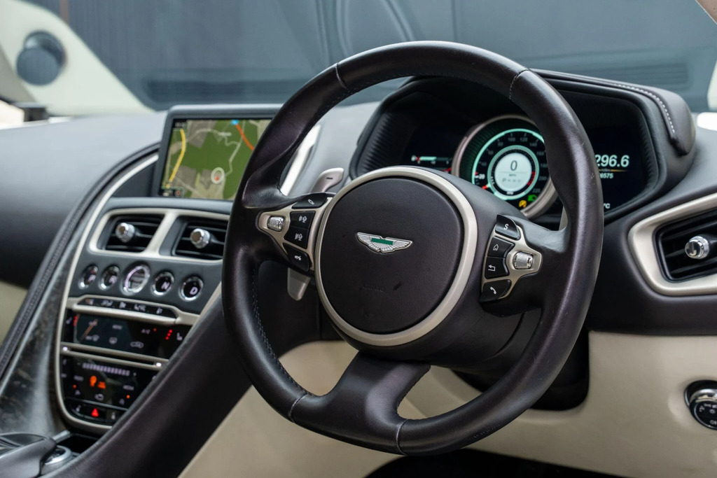 Aston Martin DB11 5.2 V12 Launch Edition Coupe Euro Silver #4