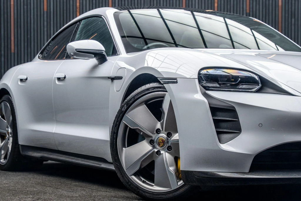 Porsche Taycan Performance Plus 93.4Kwh Turbo S 4Wd 11K Grey #5