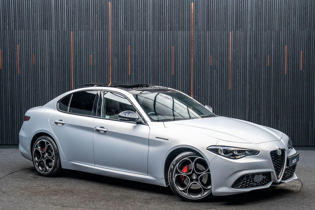 Alfa Romeo Giulia 2.0T Competizione Euro 6 Ss RX24KWM Grey #5