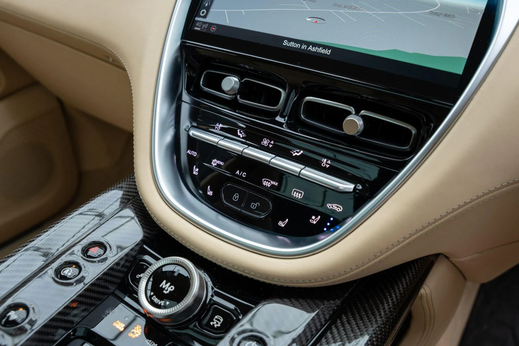 Aston Martin DBX 4.0 Twin Turbo 700 Bhp Grey #36