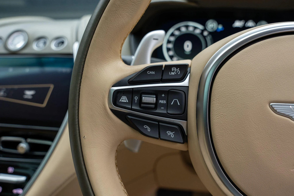 Aston Martin DBX 4.0 Twin Turbo 700 Bhp Grey #22
