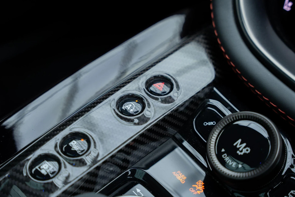 Aston Martin DBX 4.0L V8 707 Silver #28