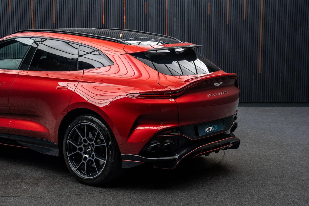 Aston Martin DBX 4.0L V8 707 Silver #19