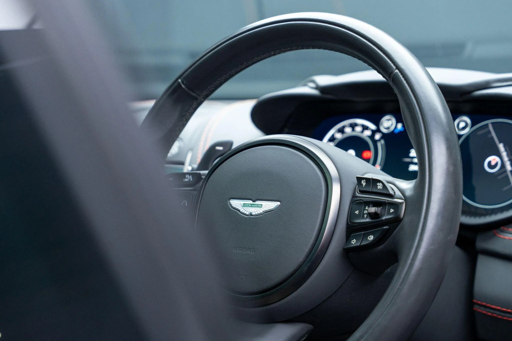 Aston Martin DBX 4.0L V8 707 Silver #41