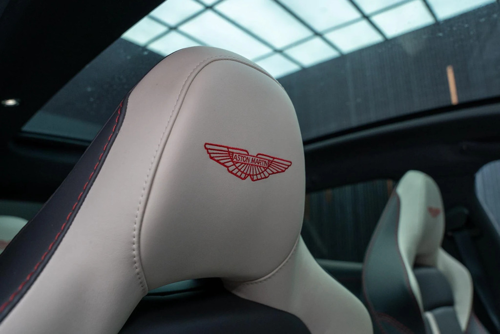 Aston Martin DBX 4.0L V8 707 Silver #34