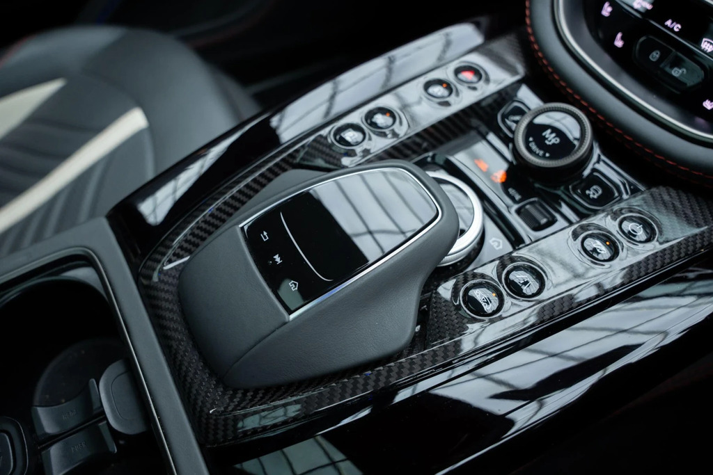 Aston Martin DBX 4.0L V8 707 Silver #8