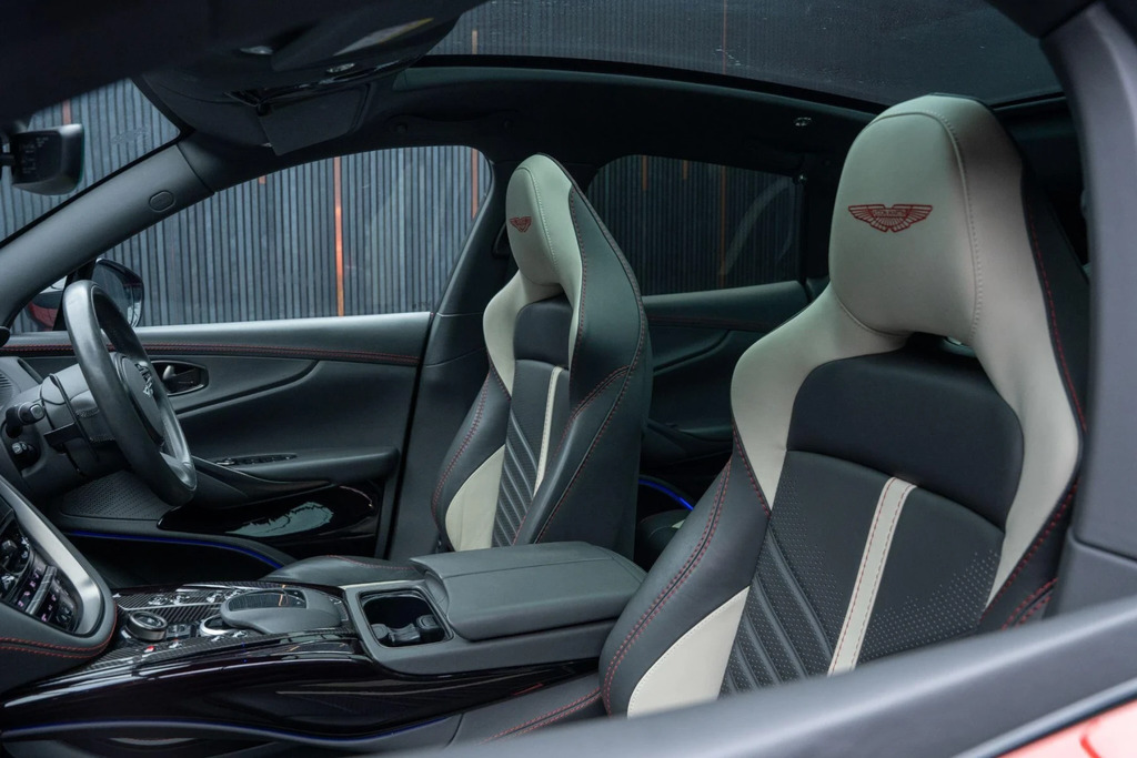 Aston Martin DBX 4.0L V8 707 Silver #39