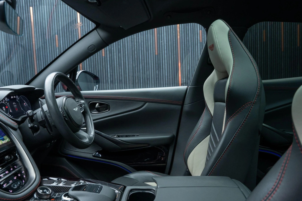 Aston Martin DBX 4.0L V8 707 Silver #42
