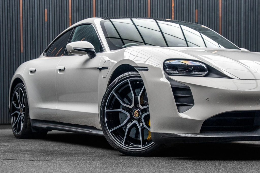 Porsche Taycan Performance Plus 93.4Kwh Turbo S 4Wd 11K Grey #6