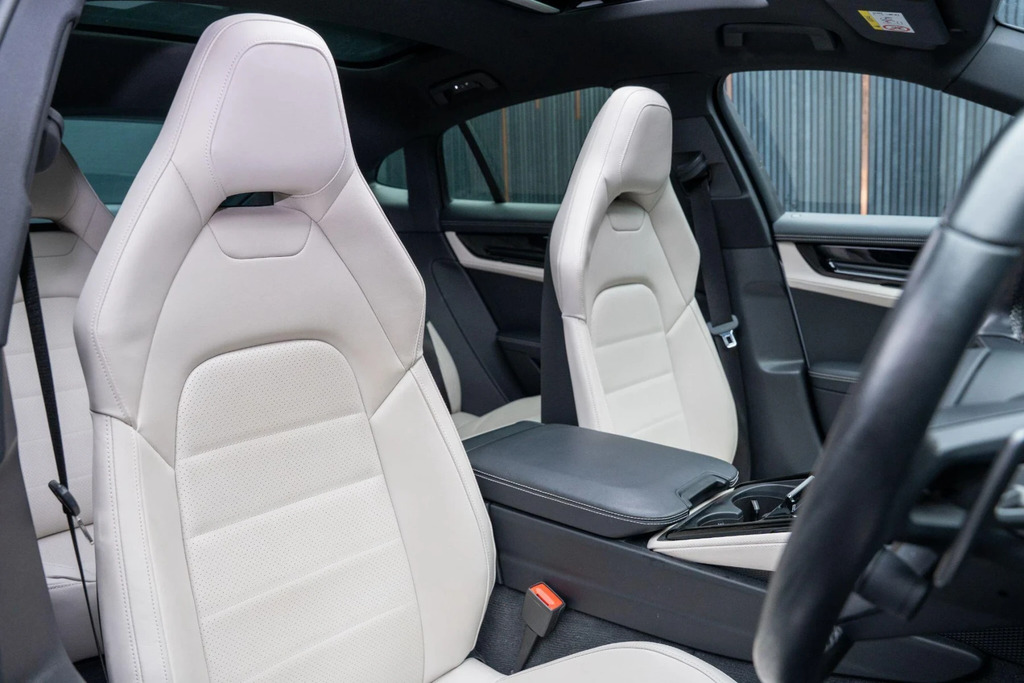 Porsche Panamera Panamera 4 Platinum Edition Silver #12