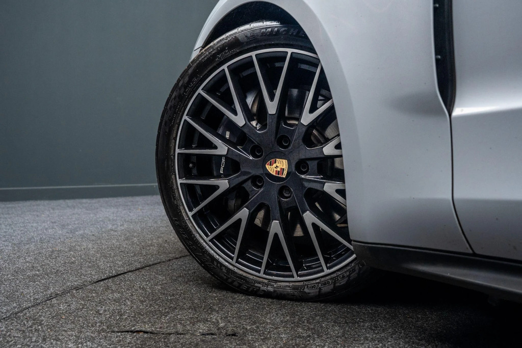 Porsche Panamera Panamera 4 Platinum Edition Silver #13