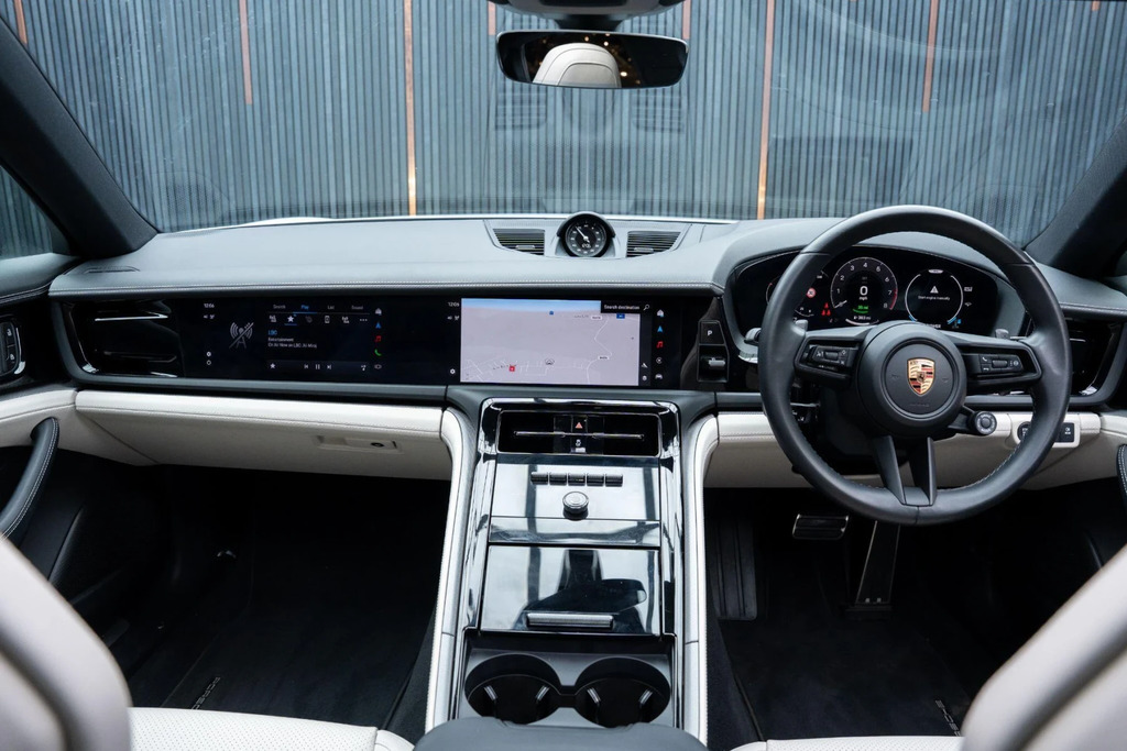 Porsche Panamera Panamera 4 Platinum Edition Silver #41