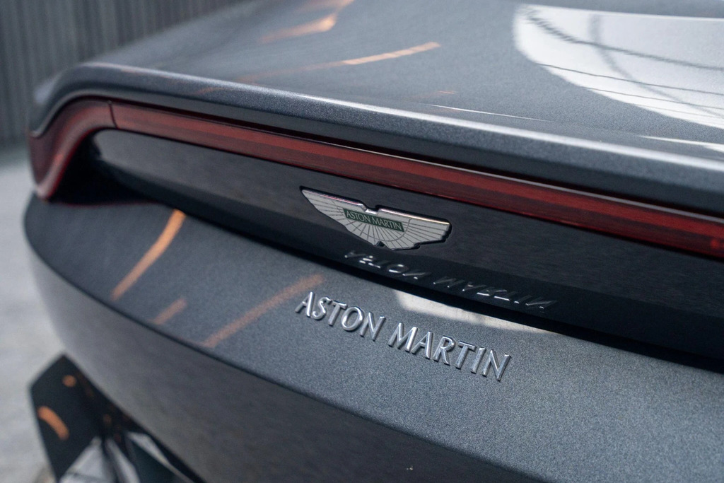 Aston Martin Vantage Zf 8 Speed Orange #23