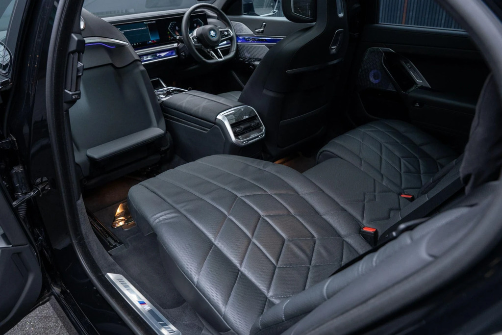 BMW 7 Series M760e Xdrive Executive Pack Black #42