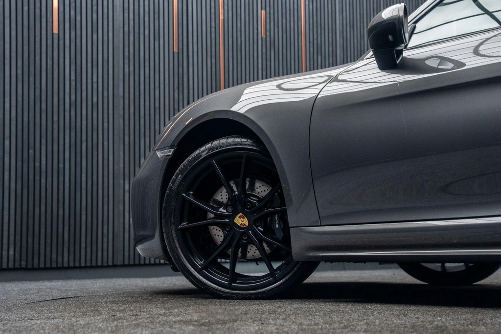 Porsche 718 Cayman 4.0 Gt4 Pdk Silver #15