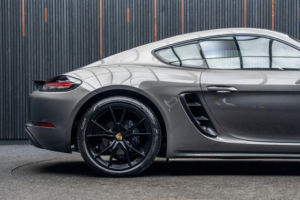 Porsche 718 Cayman 4.0 Gt4 Pdk Silver #19