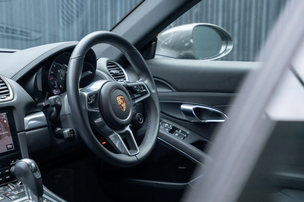 Porsche 718 Cayman 4.0 Gt4 Pdk Silver #39