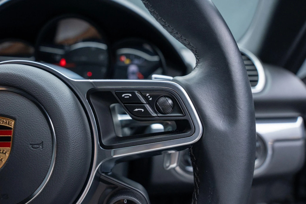 Porsche 718 Cayman 4.0 Gt4 Pdk Silver #20