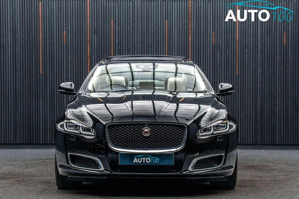 Jaguar XJ 4.2 Executive Saloon Black #11