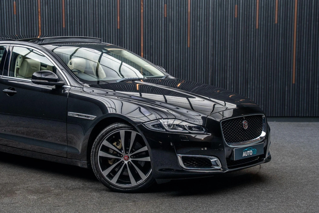 Jaguar XJ 4.2 Executive Saloon Black #9