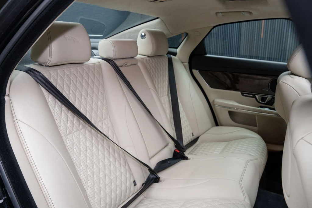 Jaguar XJ 4.2 Executive Saloon Black #14