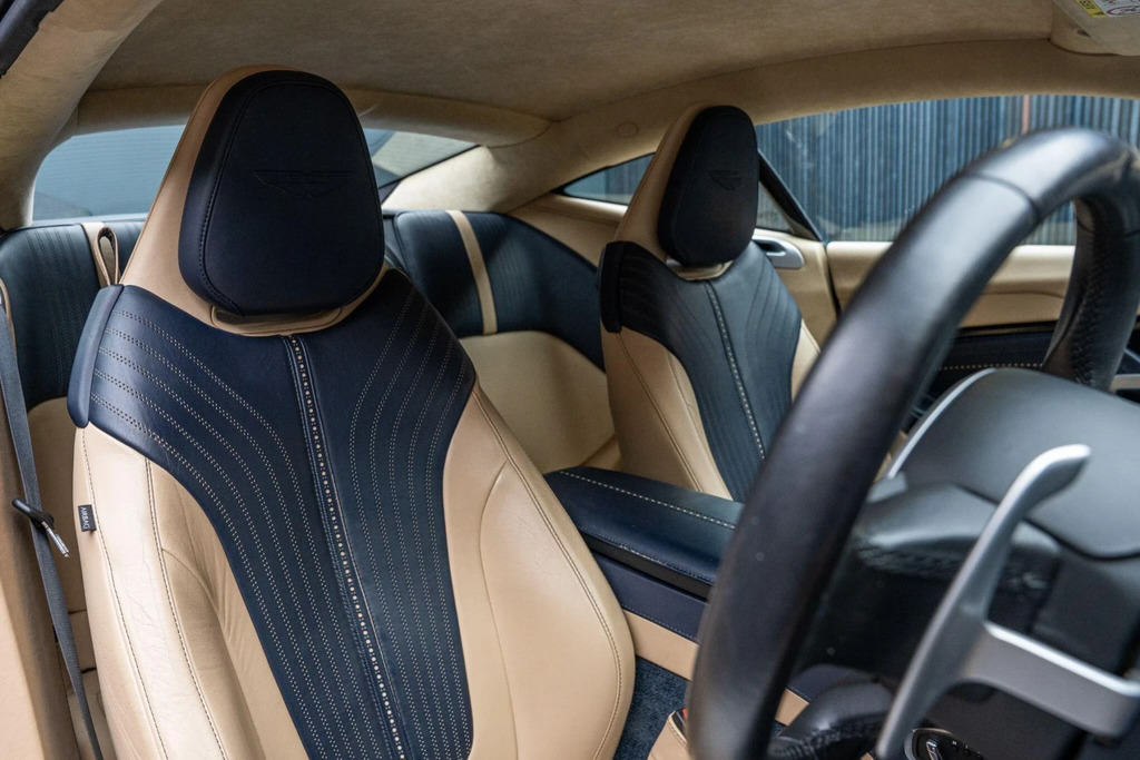Aston Martin DB11 V8 Auto White #12