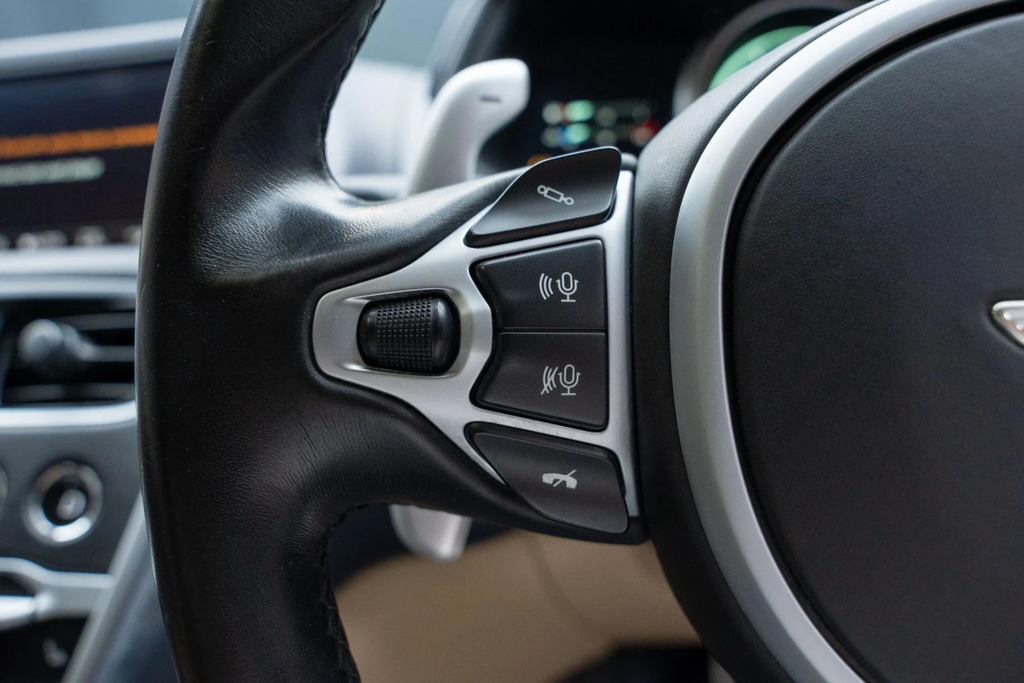 Aston Martin DB11 V8 Auto White #16