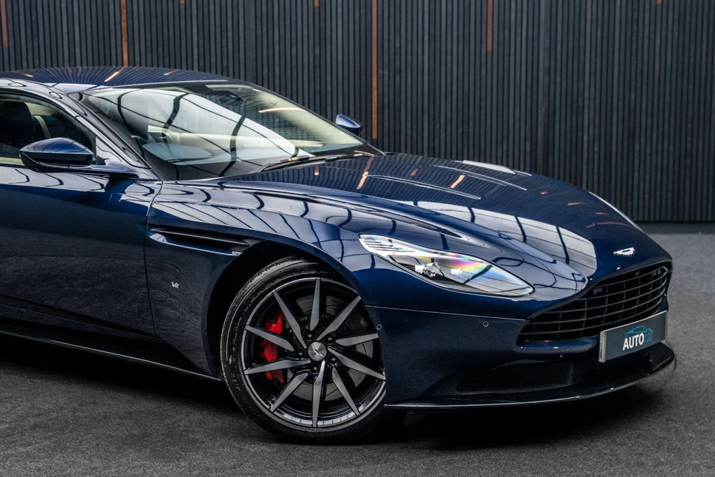 Aston Martin DB11 V8 Auto White #9