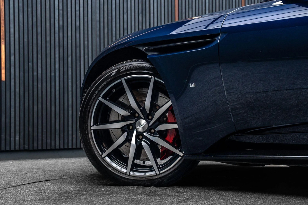 Aston Martin DB11 V8 Auto White #15