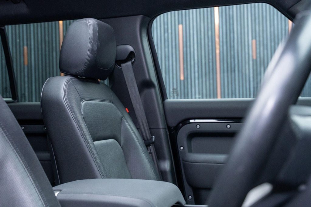 Land Rover Defender 130 X-dynamic Hse Grey #25