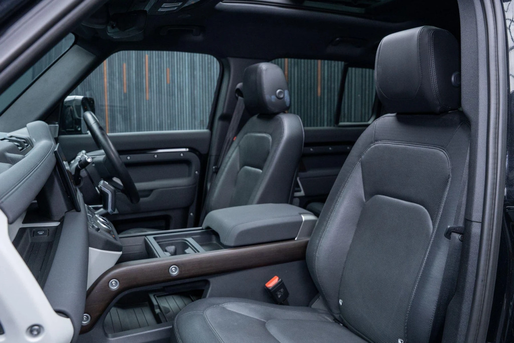 Land Rover Defender 130 X-dynamic Hse Grey #38