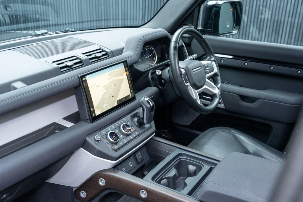 Land Rover Defender 130 X-dynamic Hse Grey #39