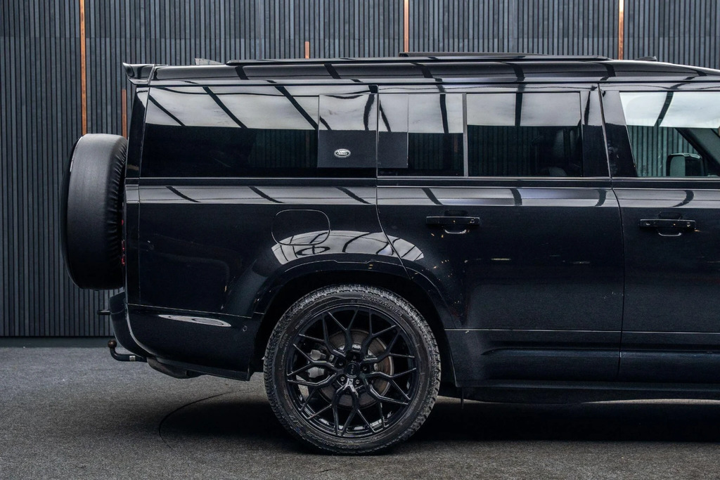 Land Rover Defender 130 X-dynamic Hse Grey #19