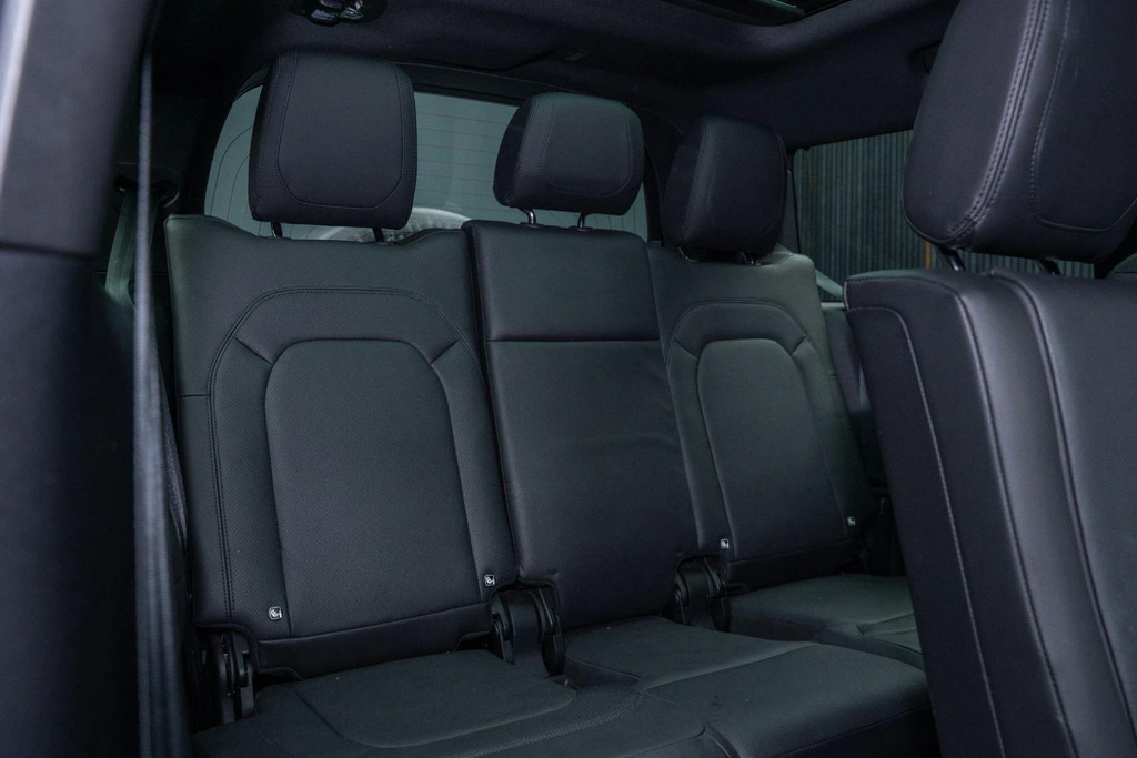 Land Rover Defender 130 X-dynamic Hse Grey #16