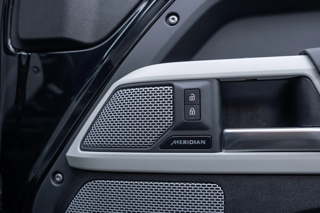 Land Rover Defender 130 X-dynamic Hse Grey #6