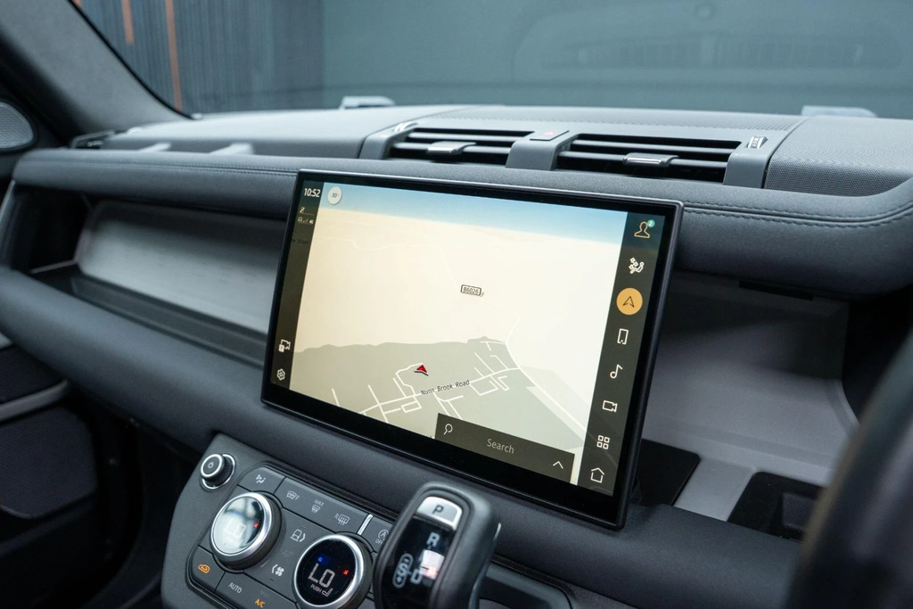 Land Rover Defender 130 X-dynamic Hse Grey #10