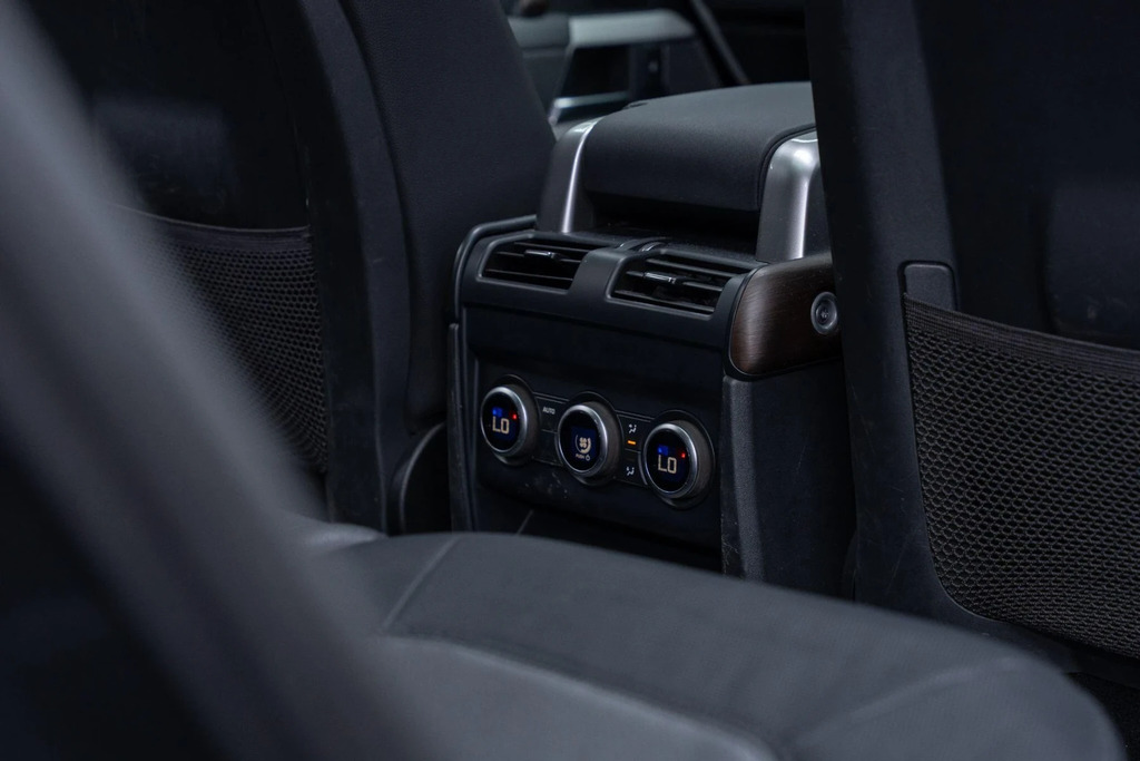 Land Rover Defender 130 X-dynamic Hse Grey #32