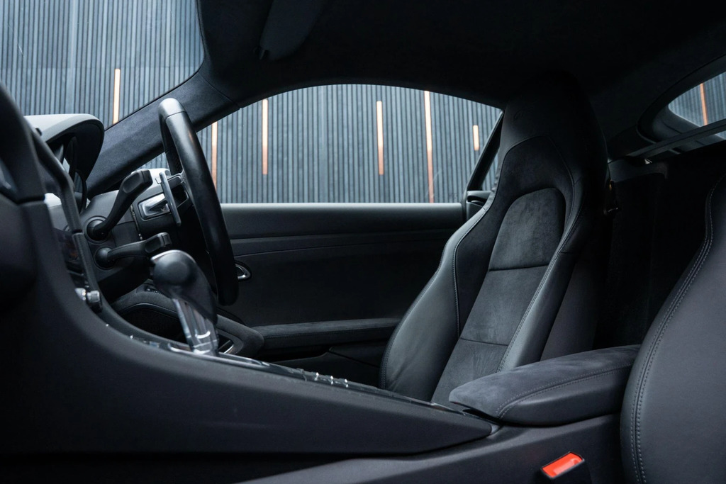 Porsche 718 Cayman 2L Null Silver #30