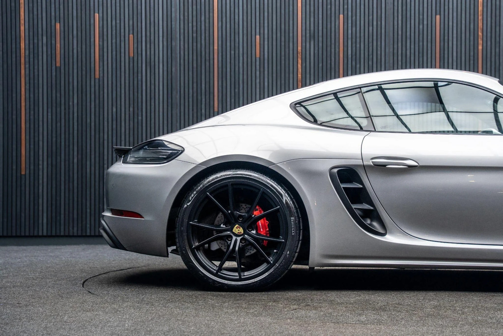 Porsche 718 Cayman 2L Null Silver #18