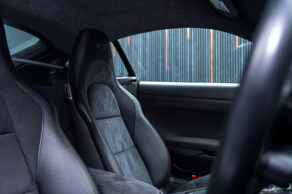 Porsche 718 Cayman 2L Null Silver #23