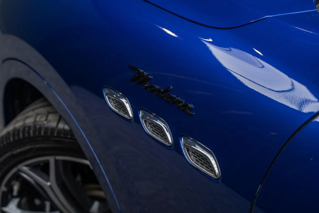 Maserati Levante Modena Black #29