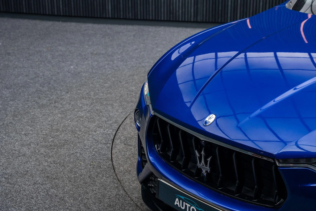 Maserati Levante Modena Black #25