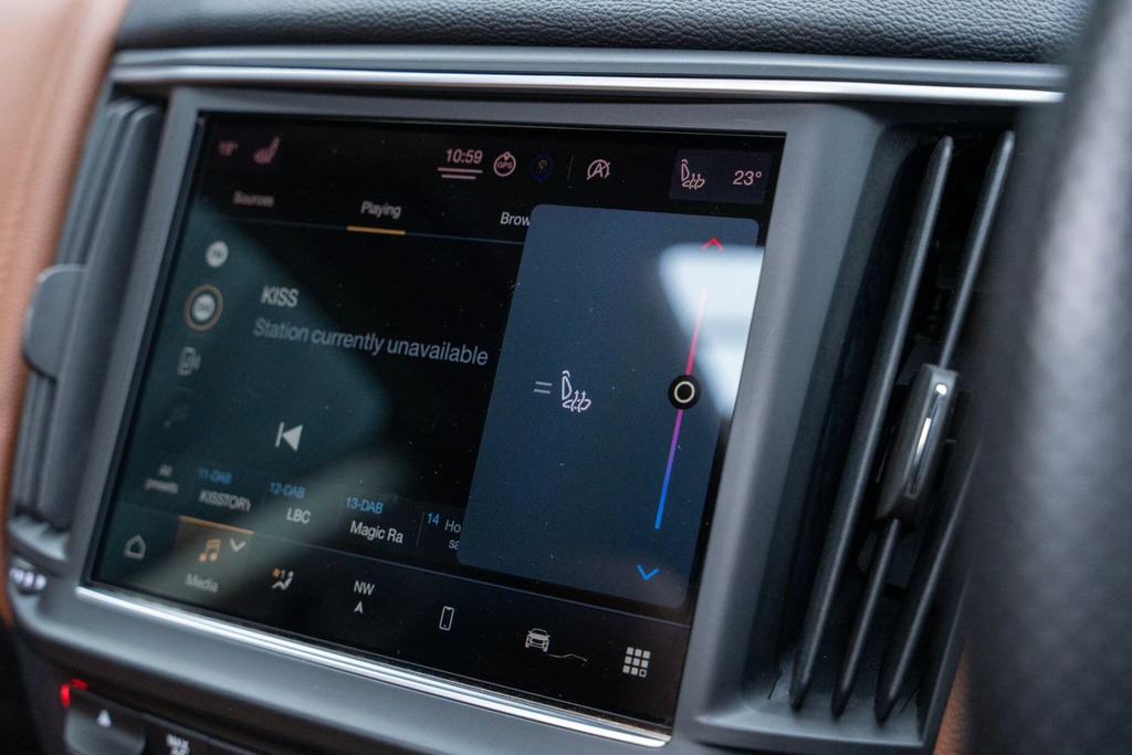 Maserati Levante Modena Black #16