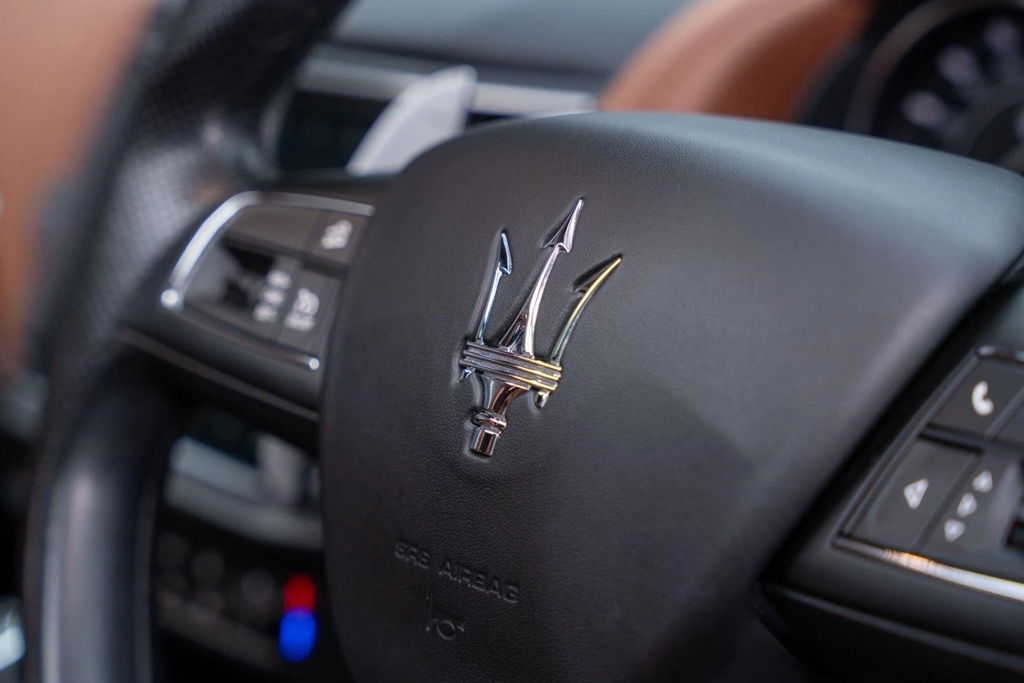 Maserati Levante Modena Black #33