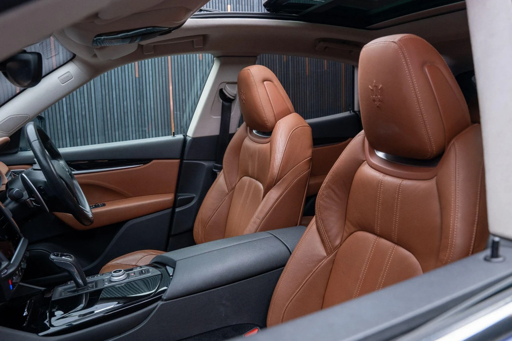 Maserati Levante Modena Black #39