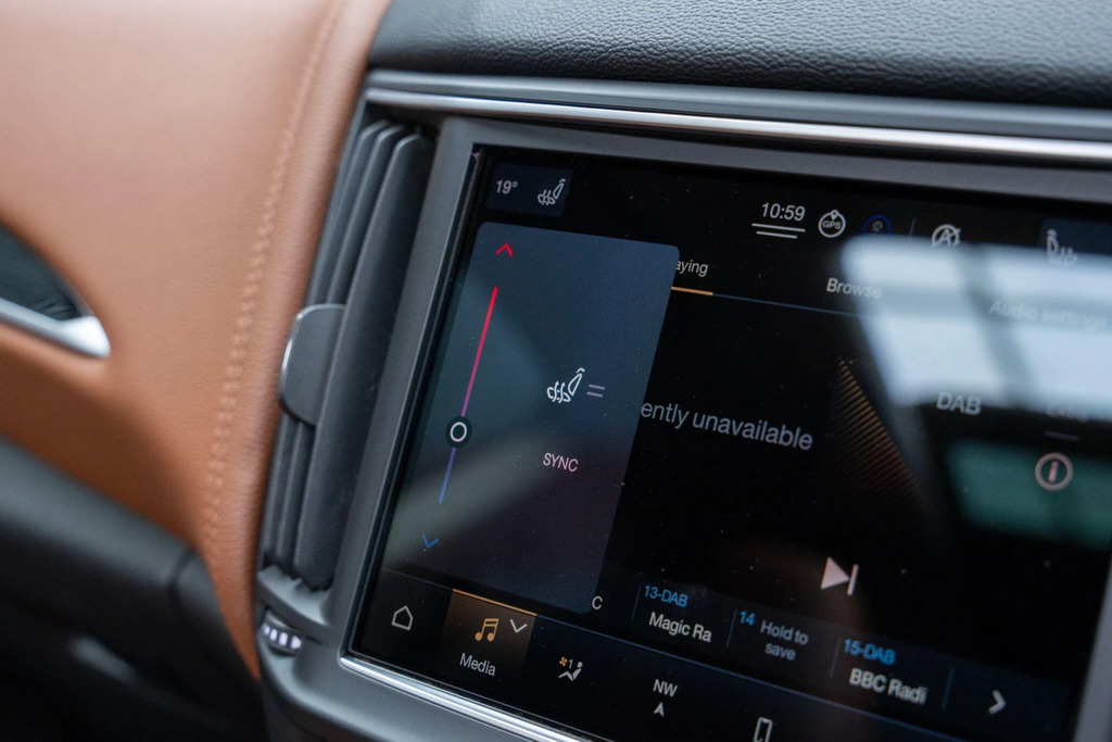 Maserati Levante Modena Black #10