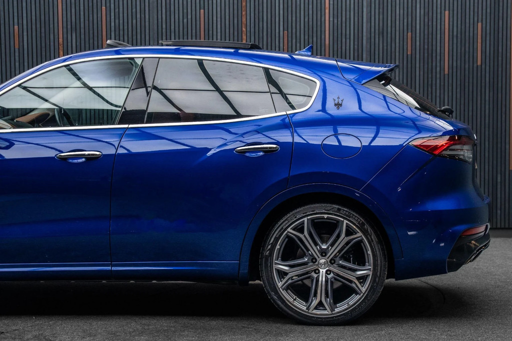 Maserati Levante Modena Black #17