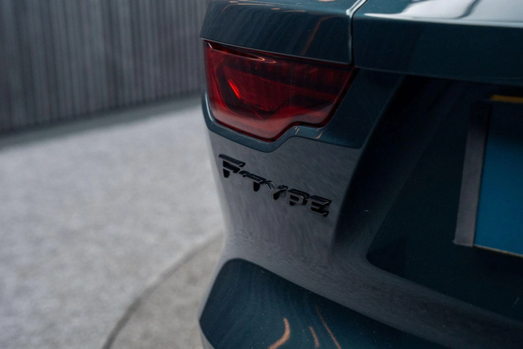 Jaguar F-Type 2.0 P300 First Edition Grey #25