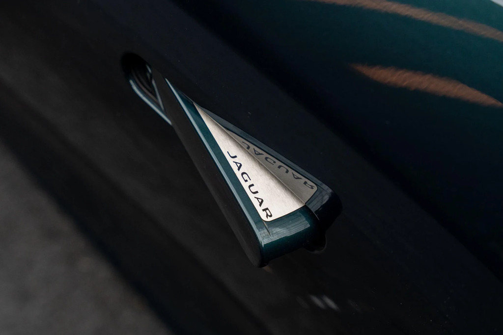 Jaguar F-Type 2.0 P300 First Edition Grey #27